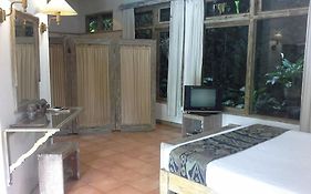 Taman Sakti Resort  2*